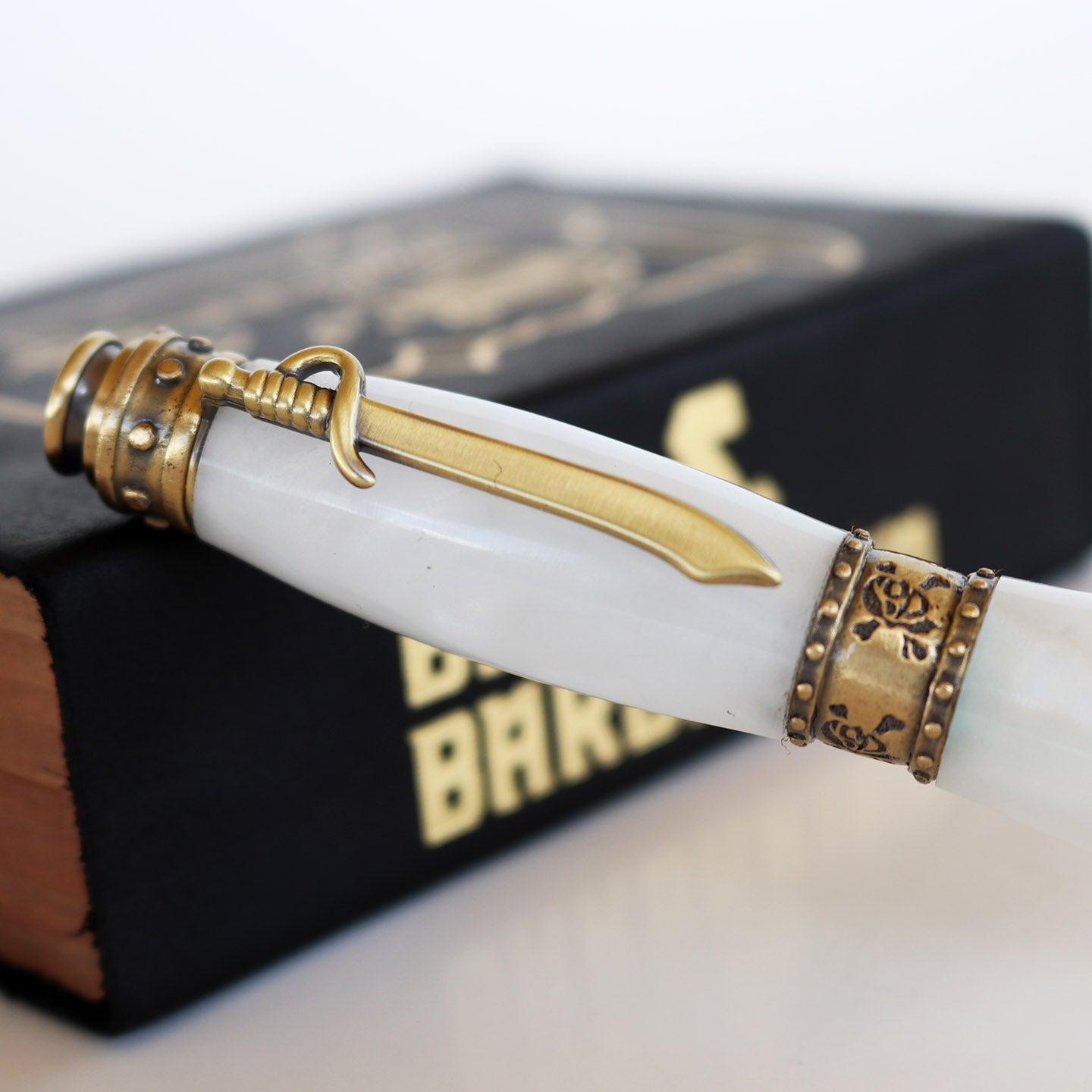 White Marble Arcylic Pirate Twist Pen