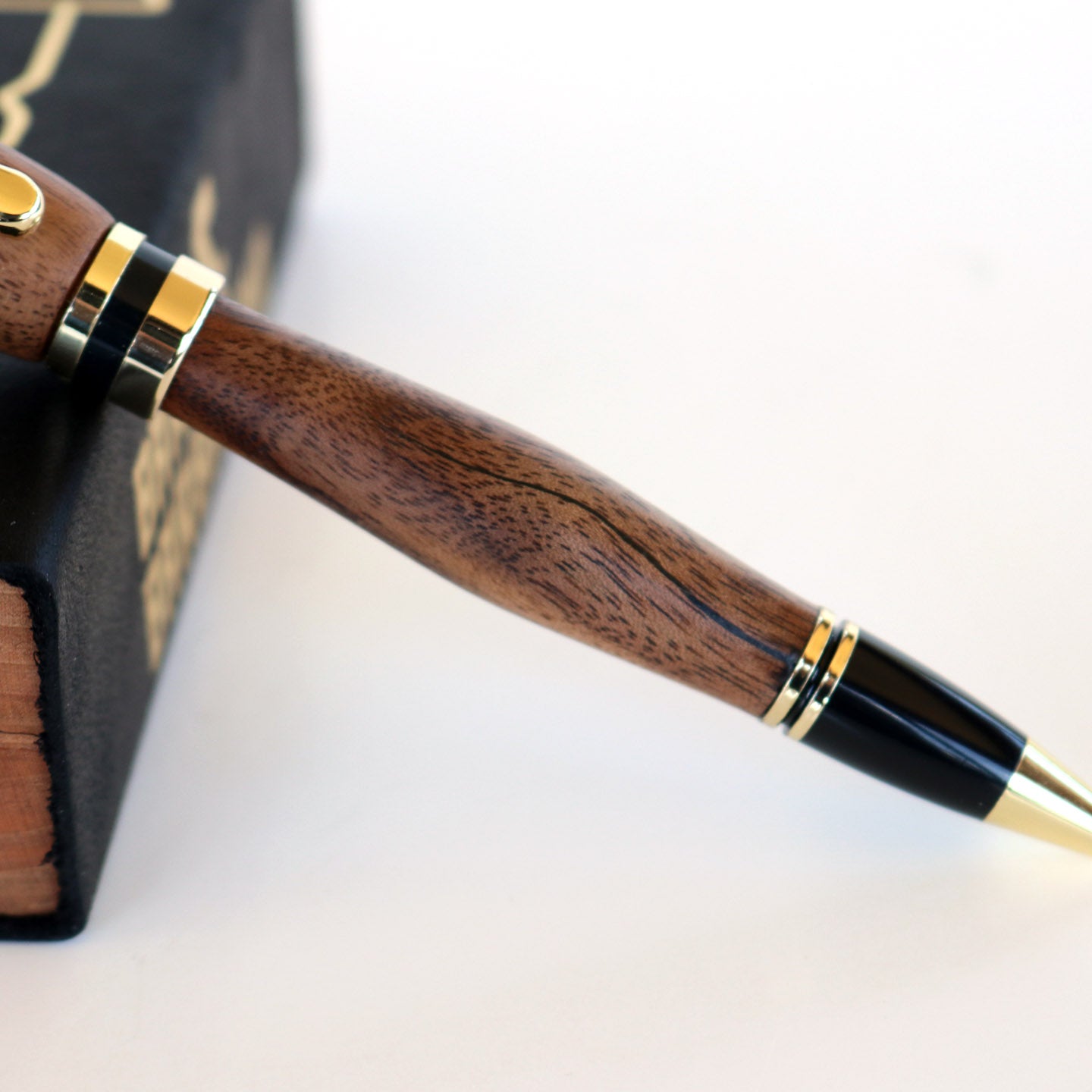 Claro Walnut Americana Twist Pen